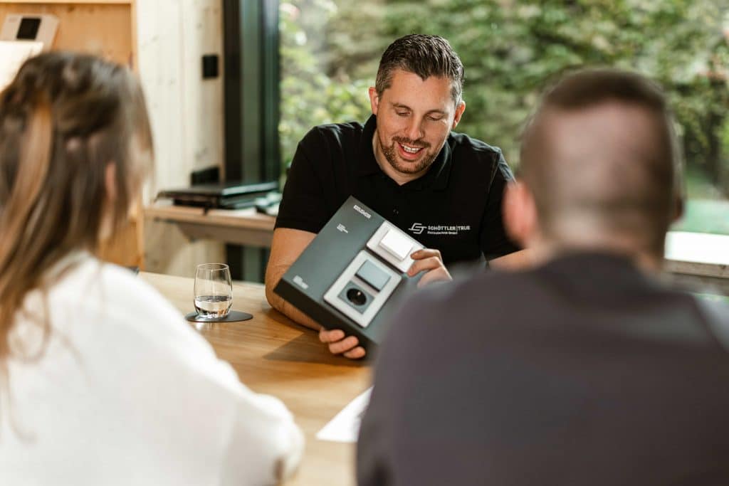 Beratung zu Photovoltaik, Speicher und Wallbox durch Schöttler & True in Stuhr